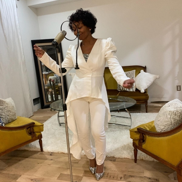 Meet your Posher, Claudette - Picture 7 of 16